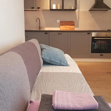 Stone House In Centre Apartment Zlarin