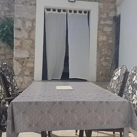 Διαμέρισμα Stone House In Centre Zlarin